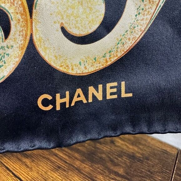 Chanel Scarf Floral Silk Multicolor Fall - Picture 3 of 15